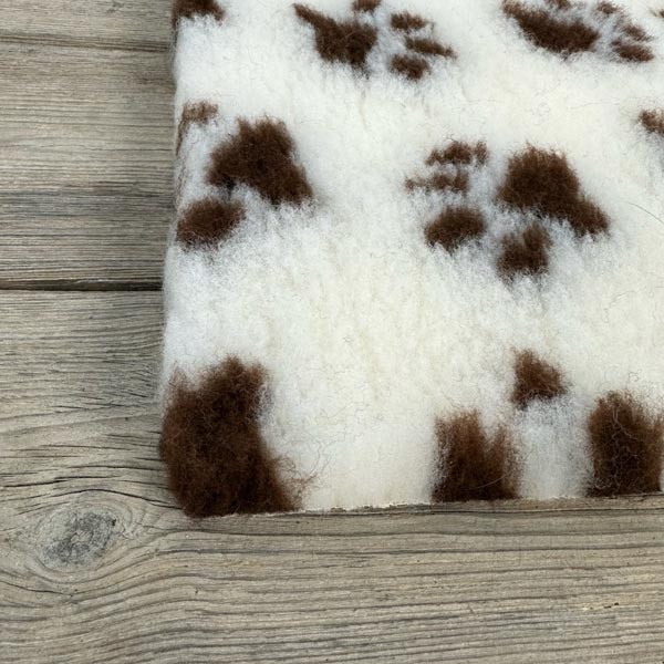 Soul Pet Non-Slip High Grade Vet Bedding Cream with Brown Paws 51x75cm